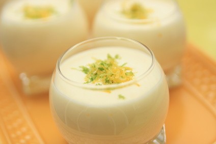 En este momento estás viendo Crema con quesitos frescos sabor naranja y mandarina