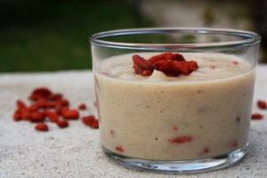 Lire la suite à propos de l’article Porridge au son d&rsquo;avoine et aux baies de Goji