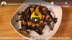 Lee más sobre el artículo Carbonara con carne de los Grisones y trompetas de la muerte